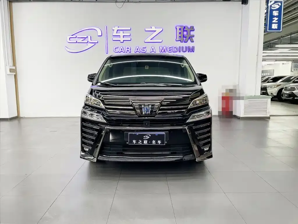 Toyota Vellfire — фото 2