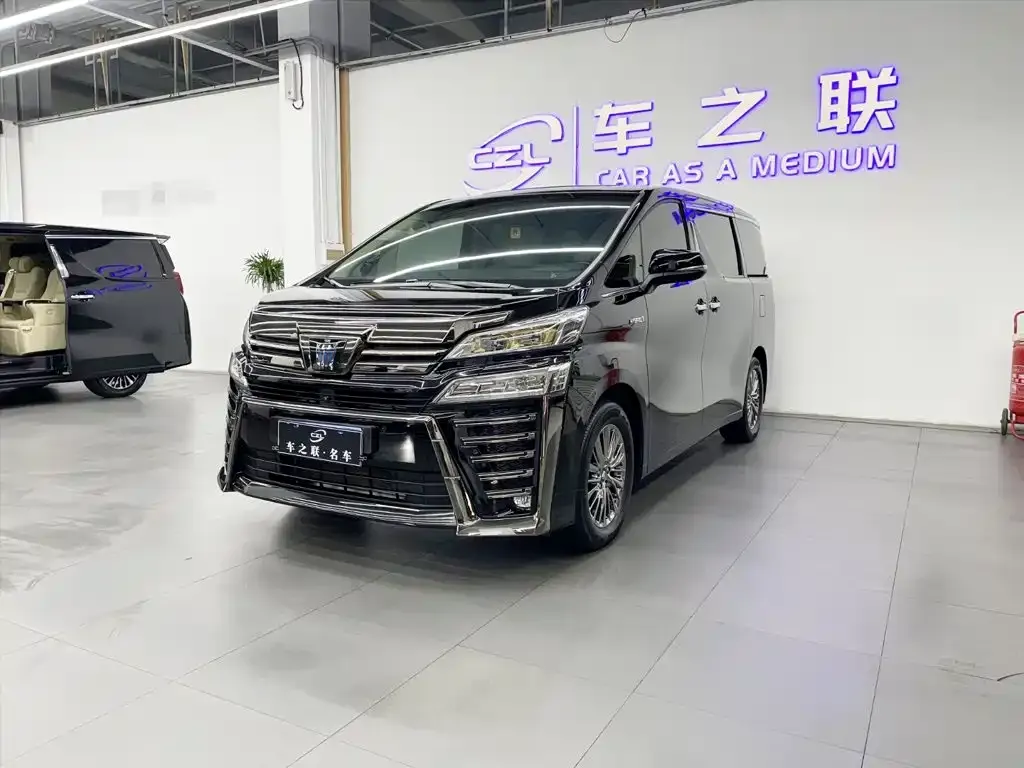 Toyota Vellfire — фото 10