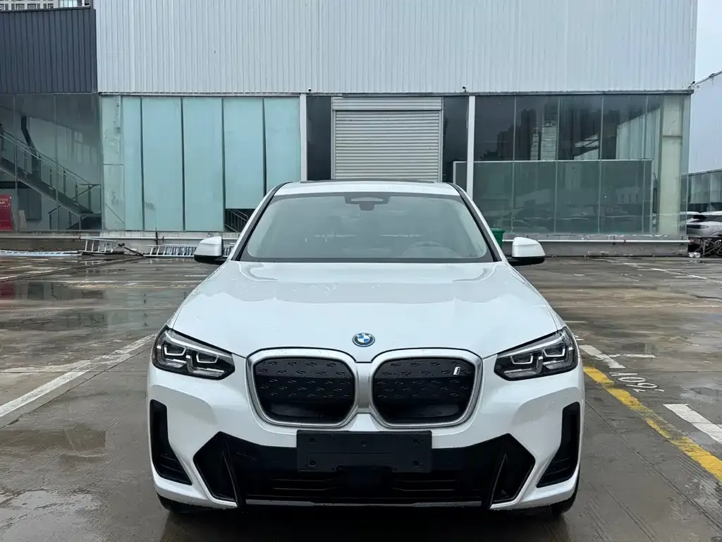 BMW iX3 — фото 4
