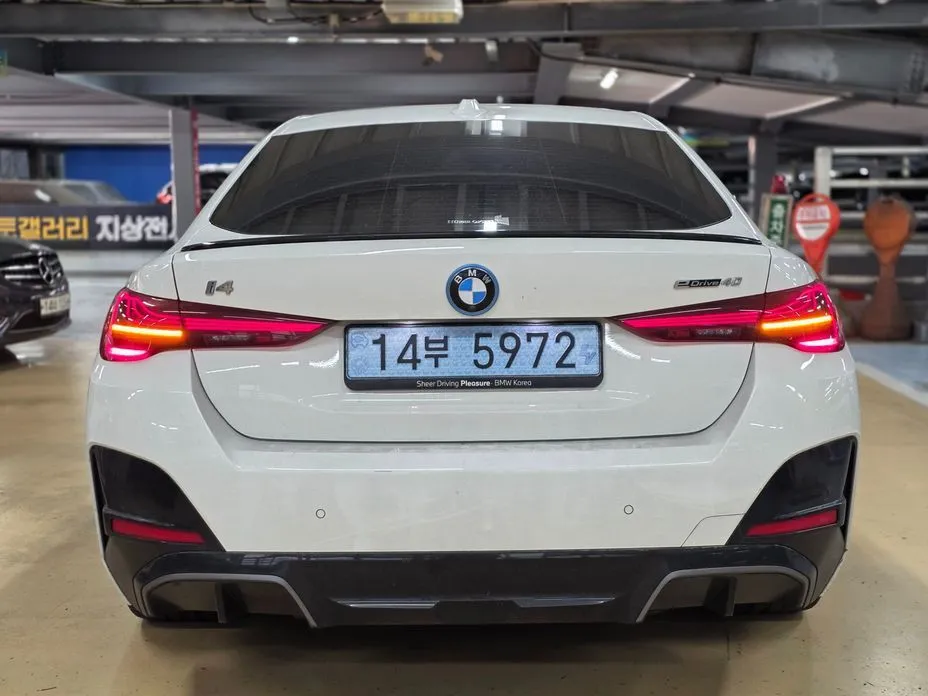 BMW i4 — фото 8