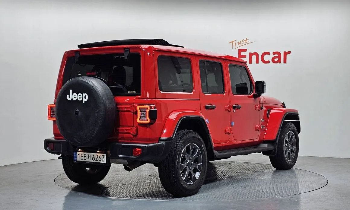 Jeep Wrangler — фото 7