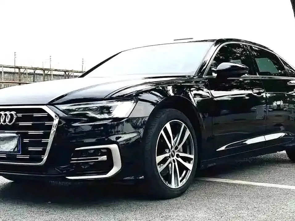 Audi A6L — фото 1