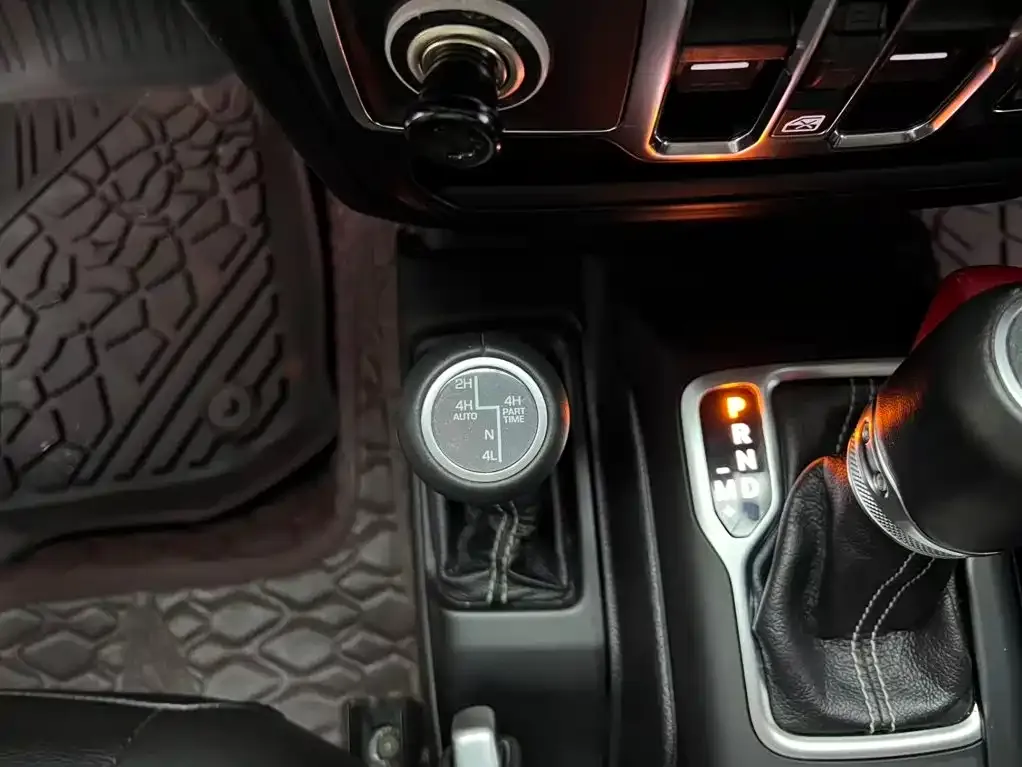 Jeep Wrangler — фото 6