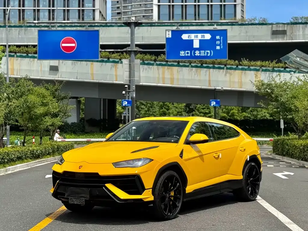 Lamborghini Urus — фото 6