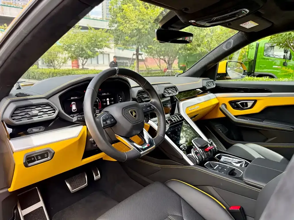 Lamborghini Urus — фото 8