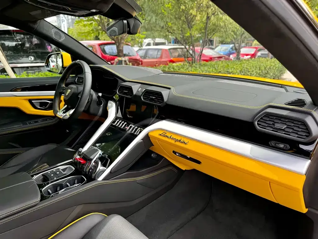 Lamborghini Urus — фото 4