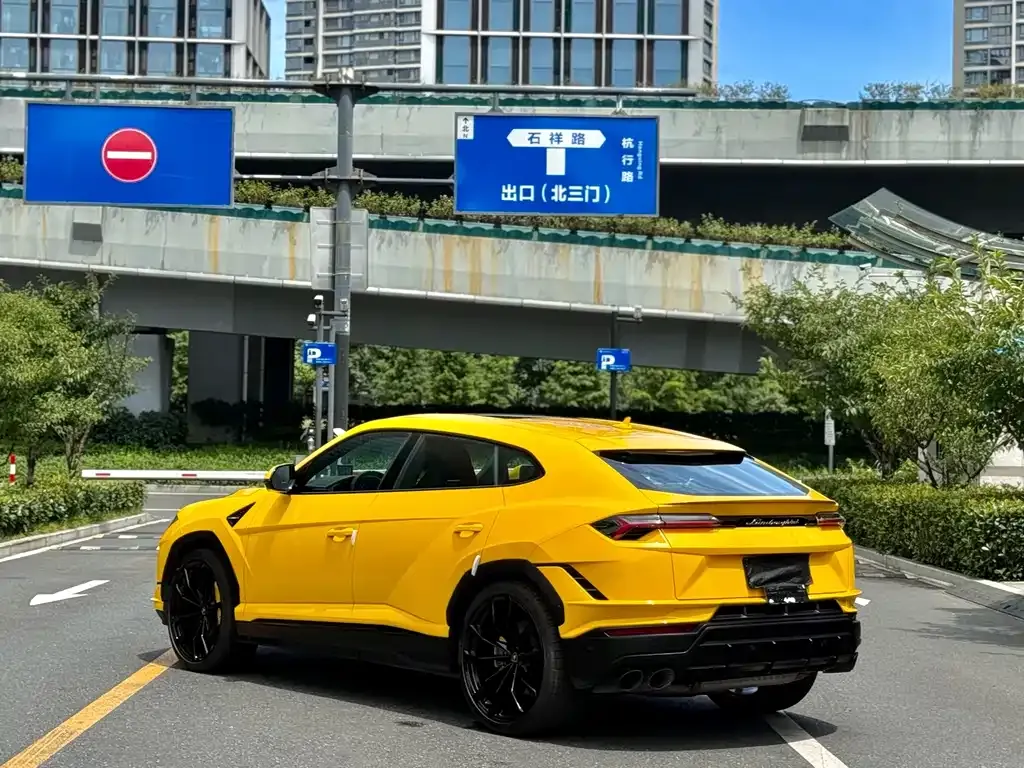 Lamborghini Urus — фото 5