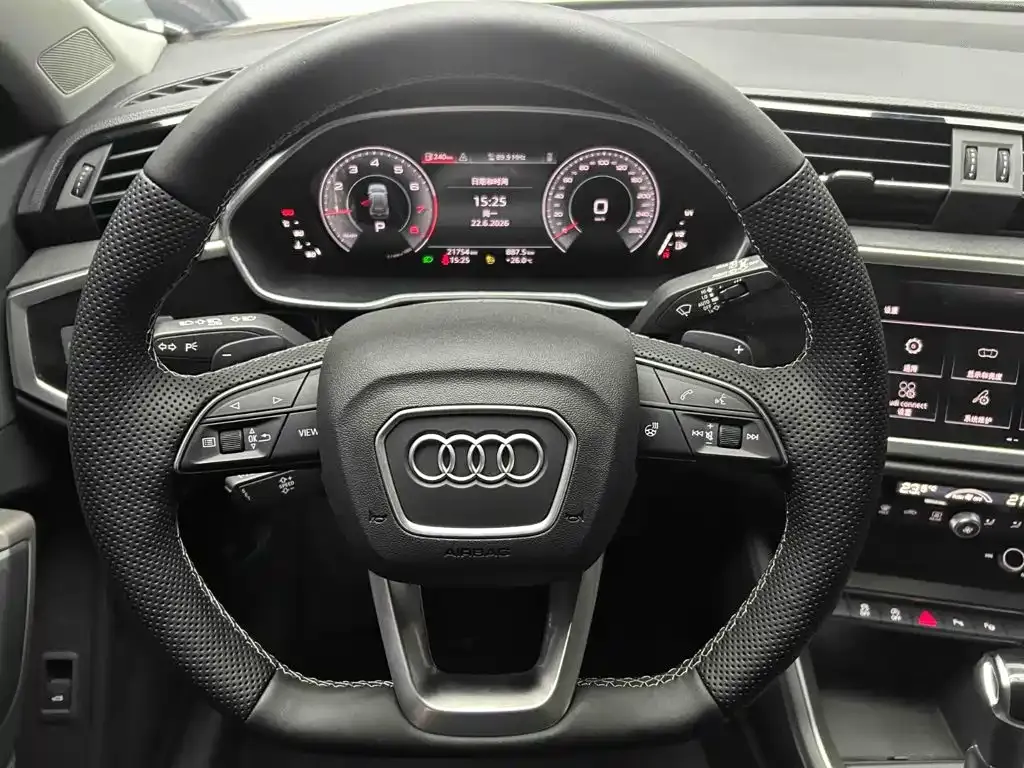 Audi Q3 — фото 5