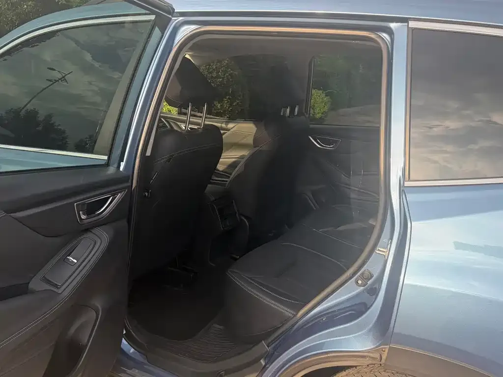 Subaru Forester — фото 4