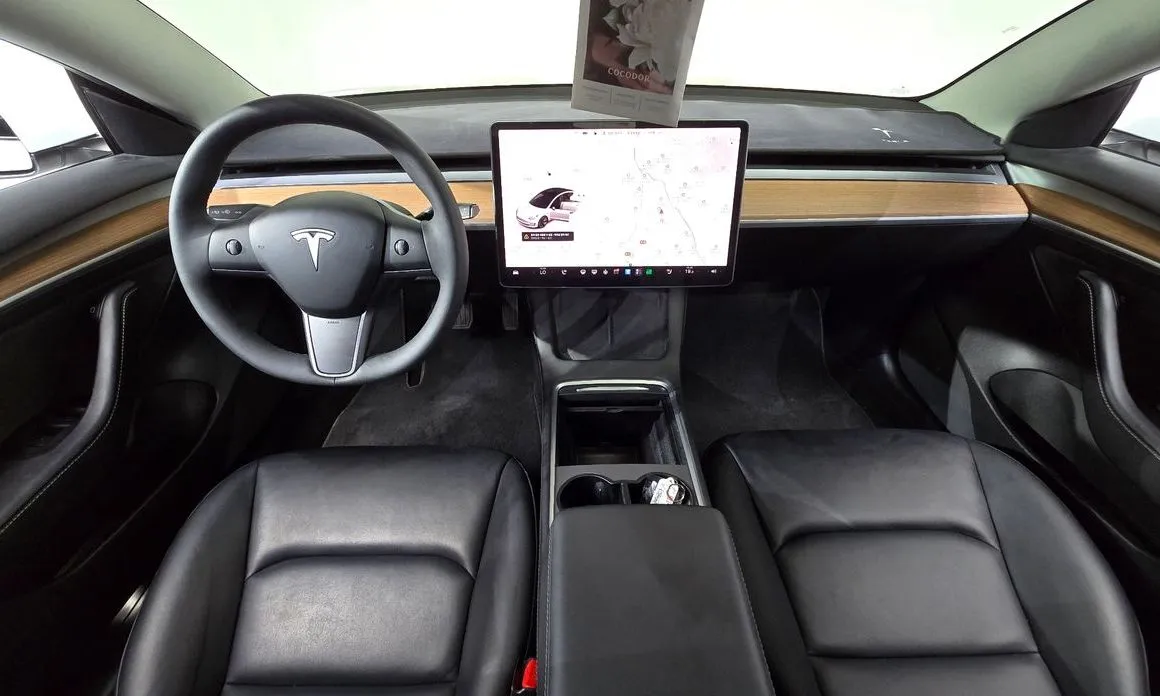 Tesla Model 3 — фото 8