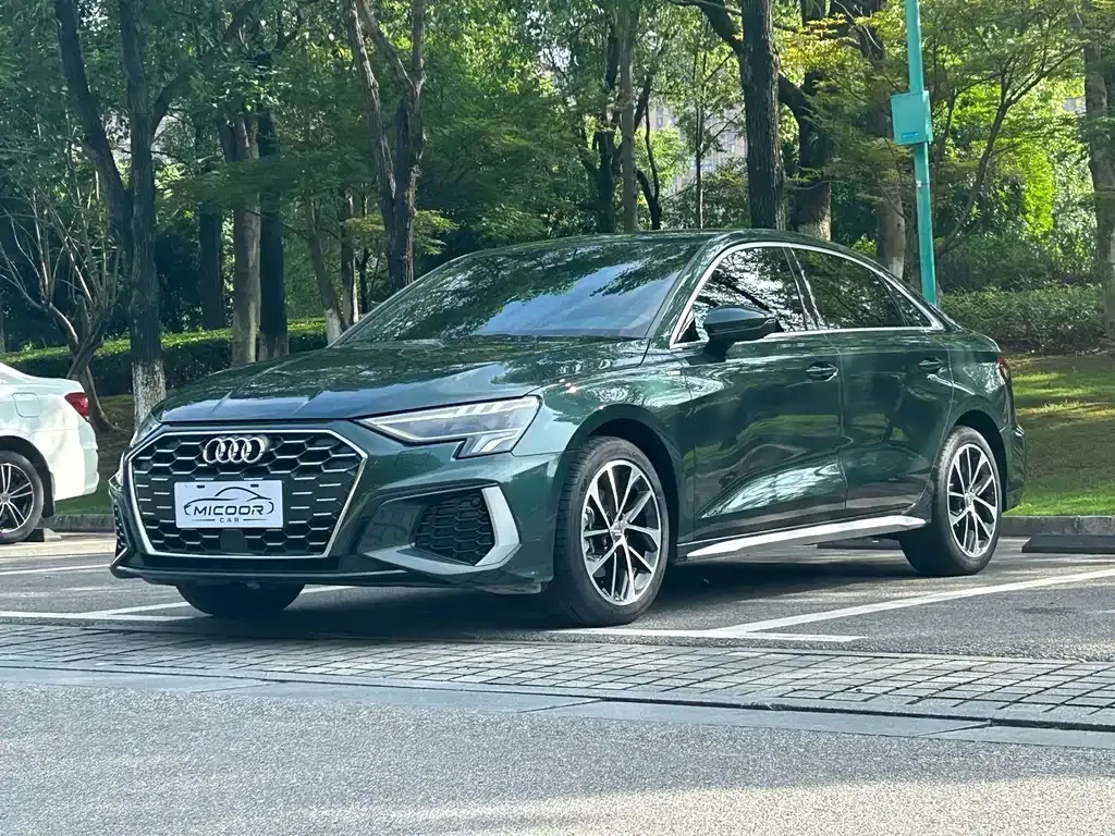 Audi A3 — фото 1
