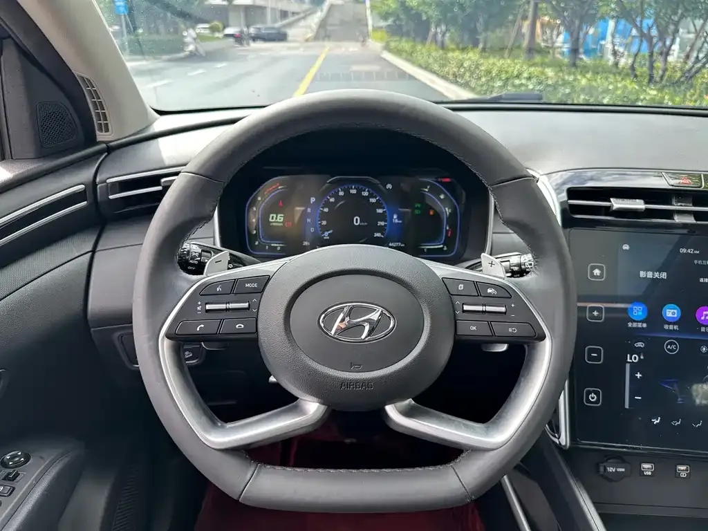 Hyundai Tucson — фото 8