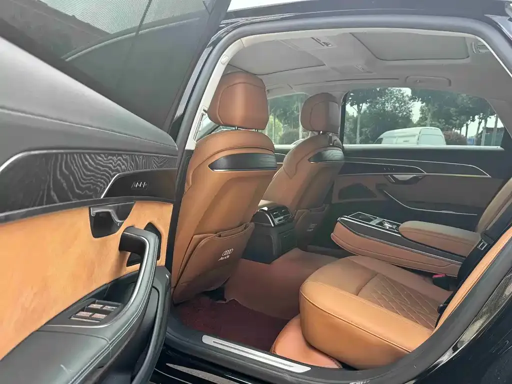 Audi A8 — фото 2