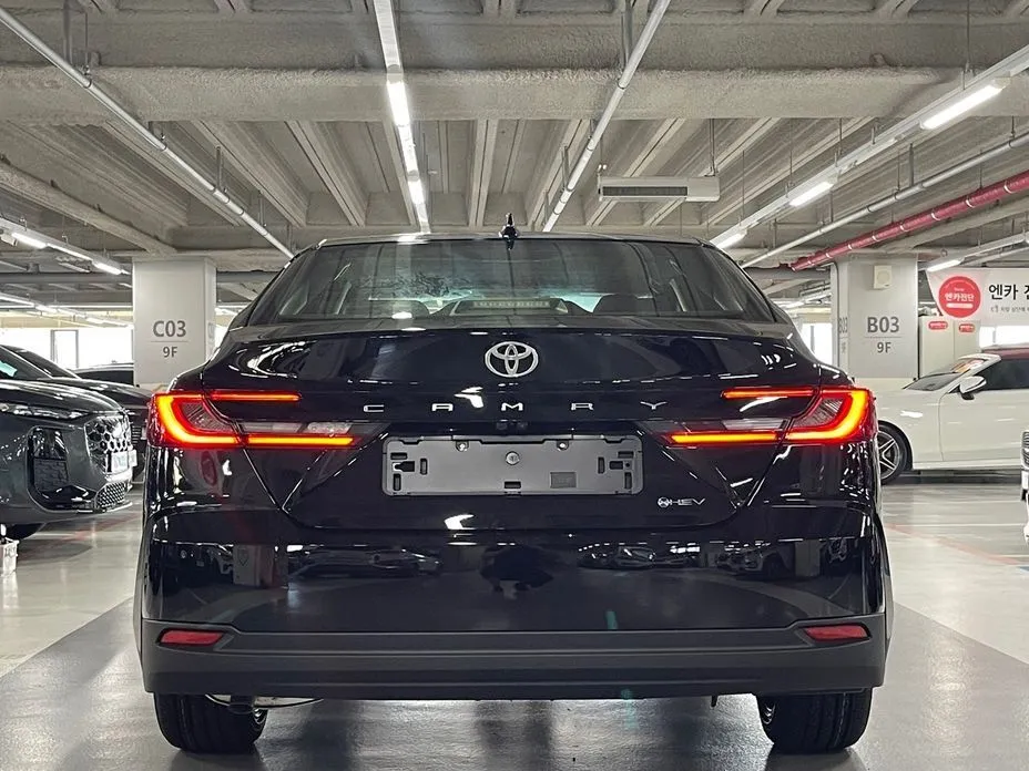 Toyota Camry — фото 8