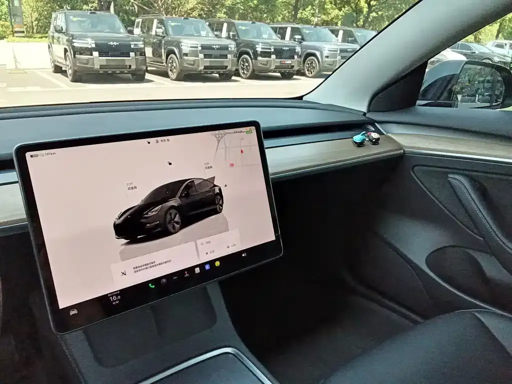 Tesla Model 3 — фото 5