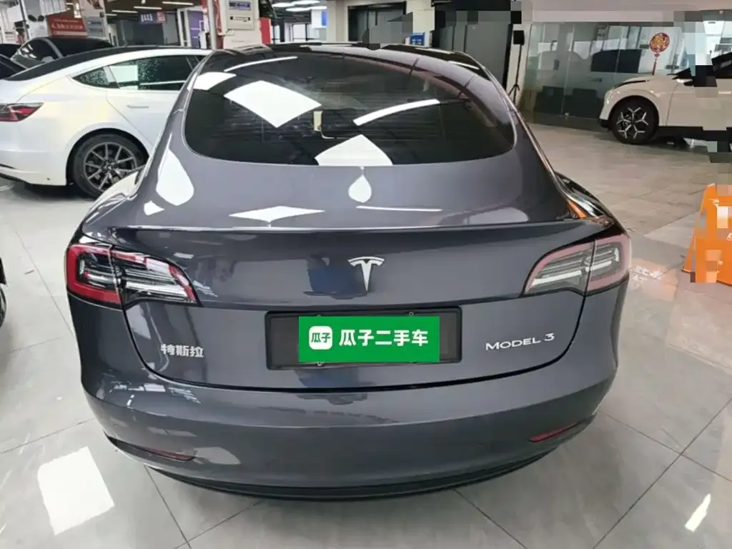 Tesla Model 3 — фото 7