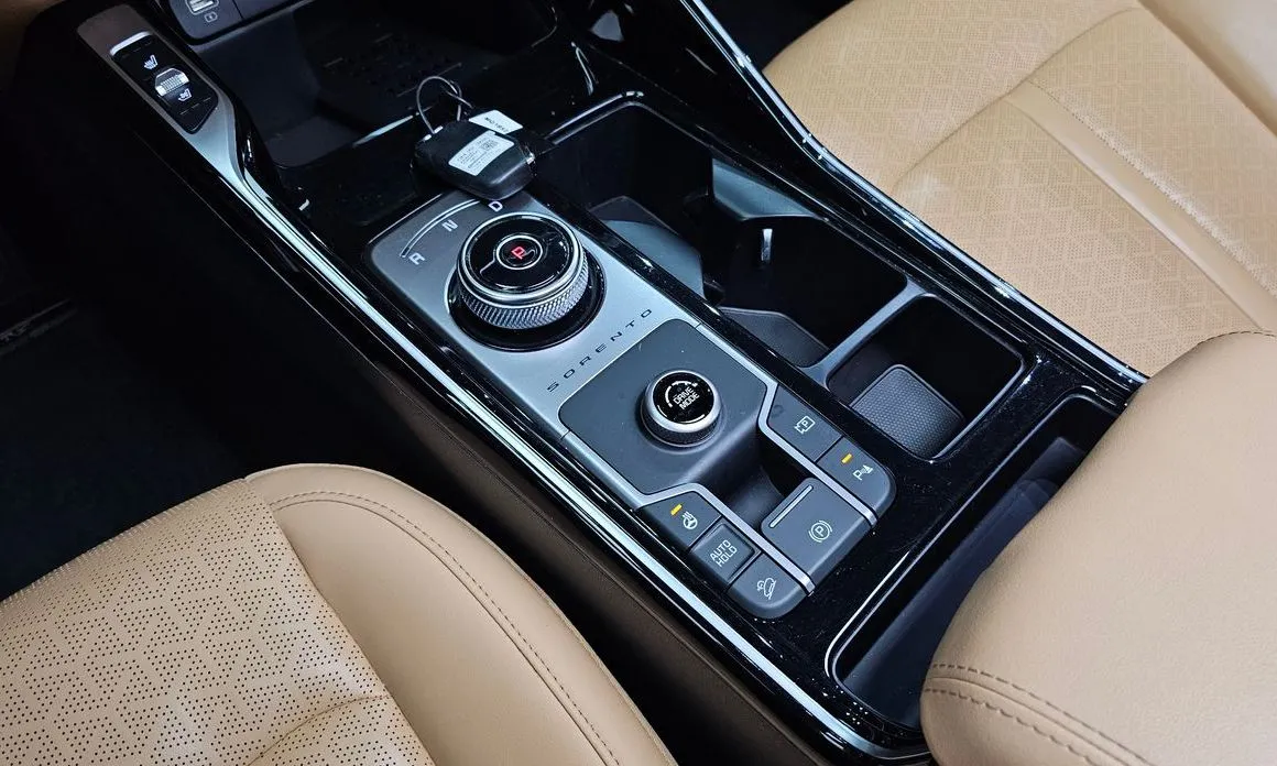 Kia Sorento — фото 10