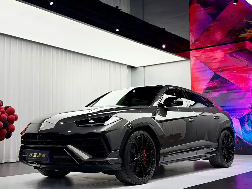 Lamborghini Urus — фото 1