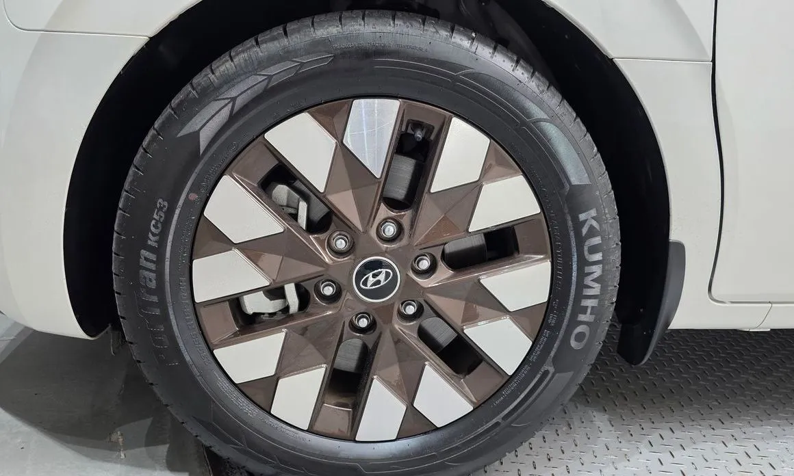 Hyundai Staria — фото 3