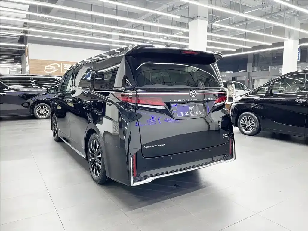 Toyota Vellfire — фото 9