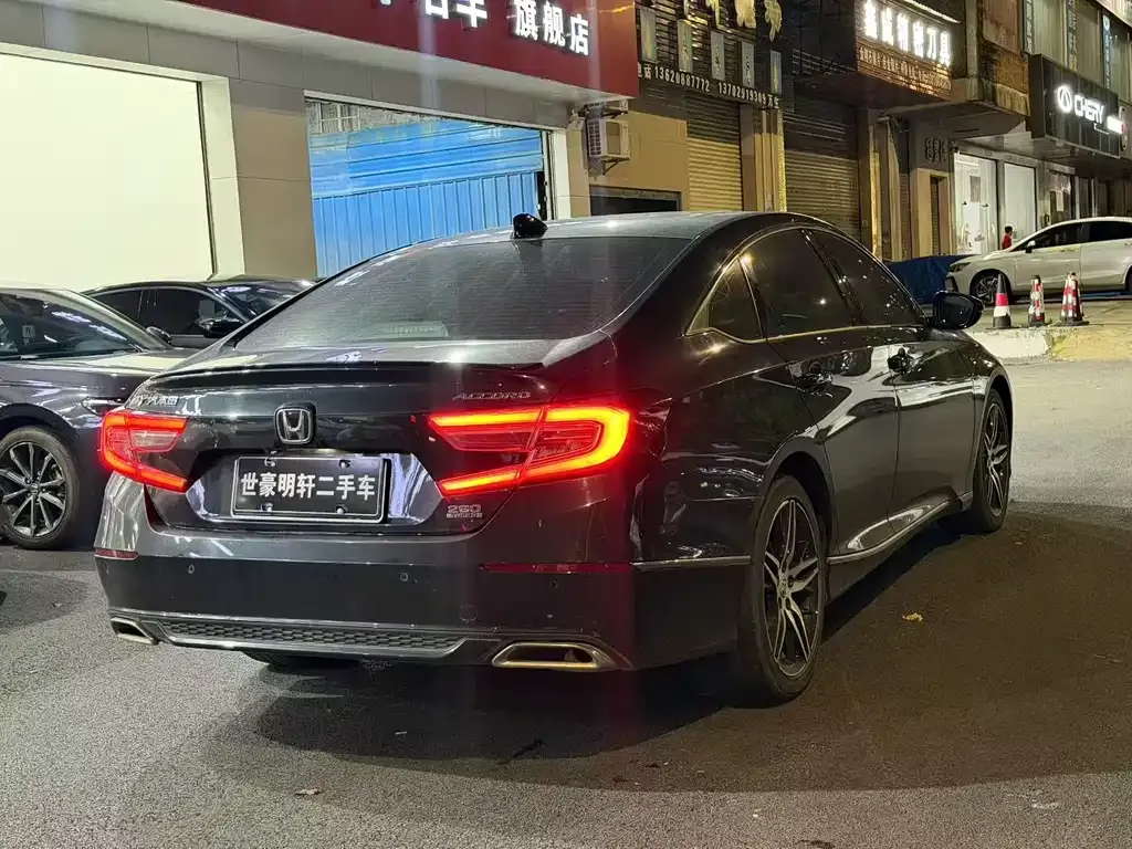 Honda Accord — фото 5