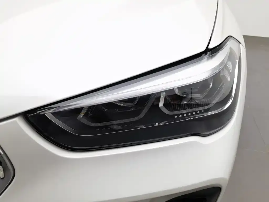 BMW X1 — фото 10