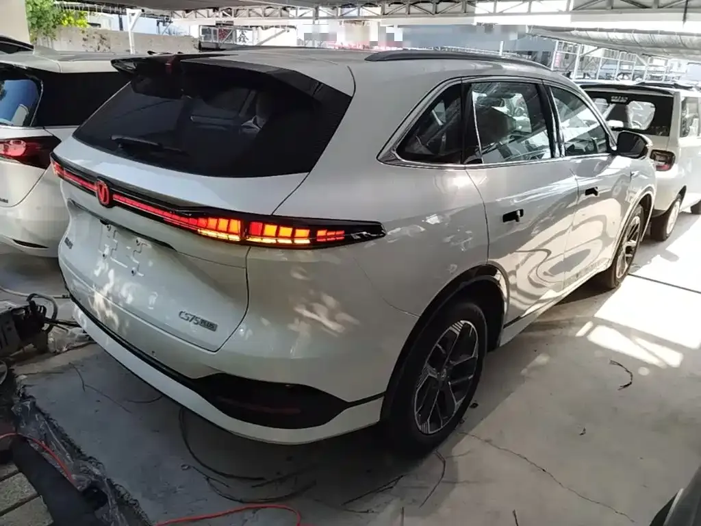 Changan CS75PLUS — фото 3