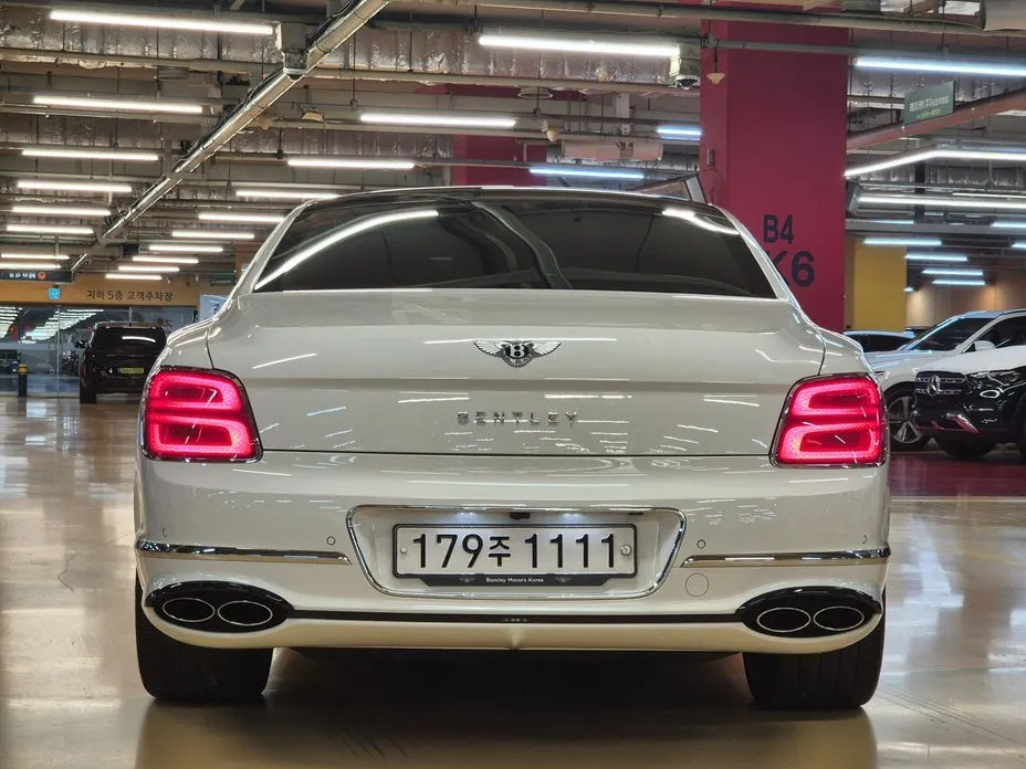 Bentley Flying Spur — фото 6