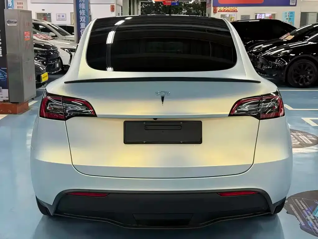 Tesla Model Y — фото 6
