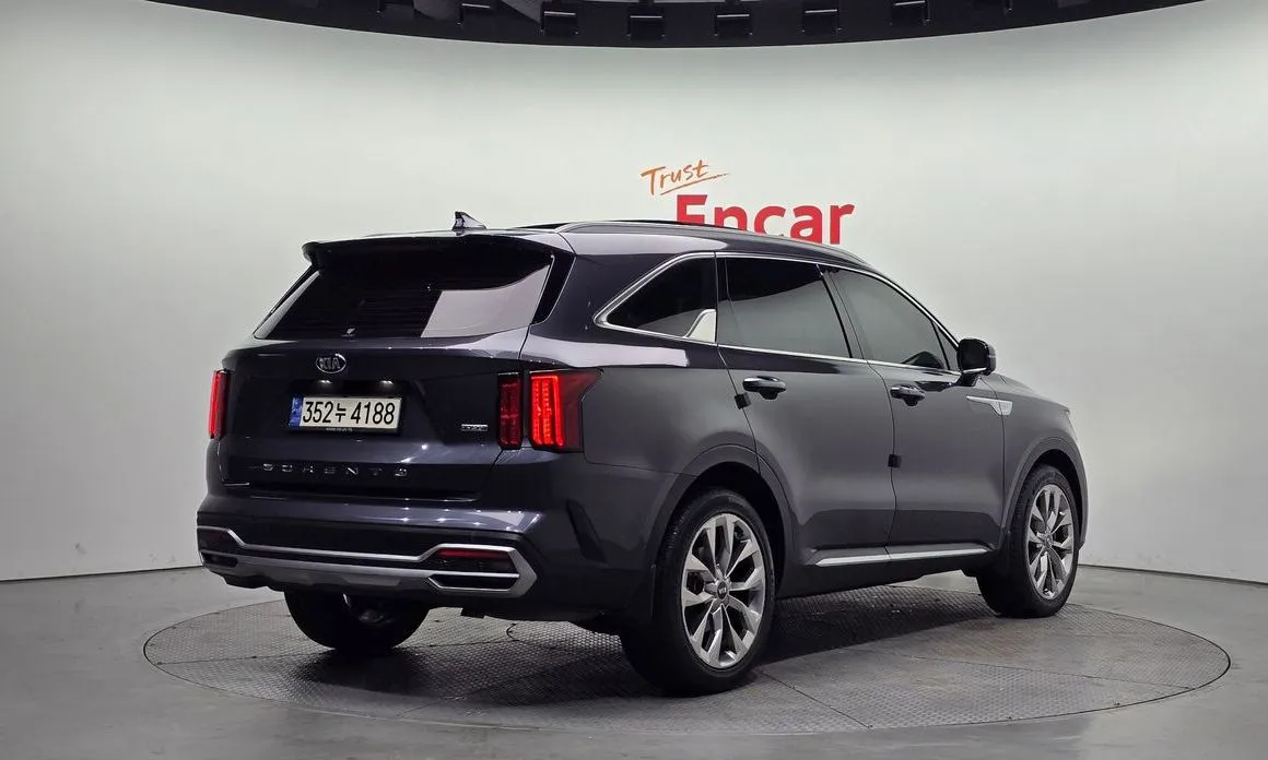 Kia Sorento — фото 10