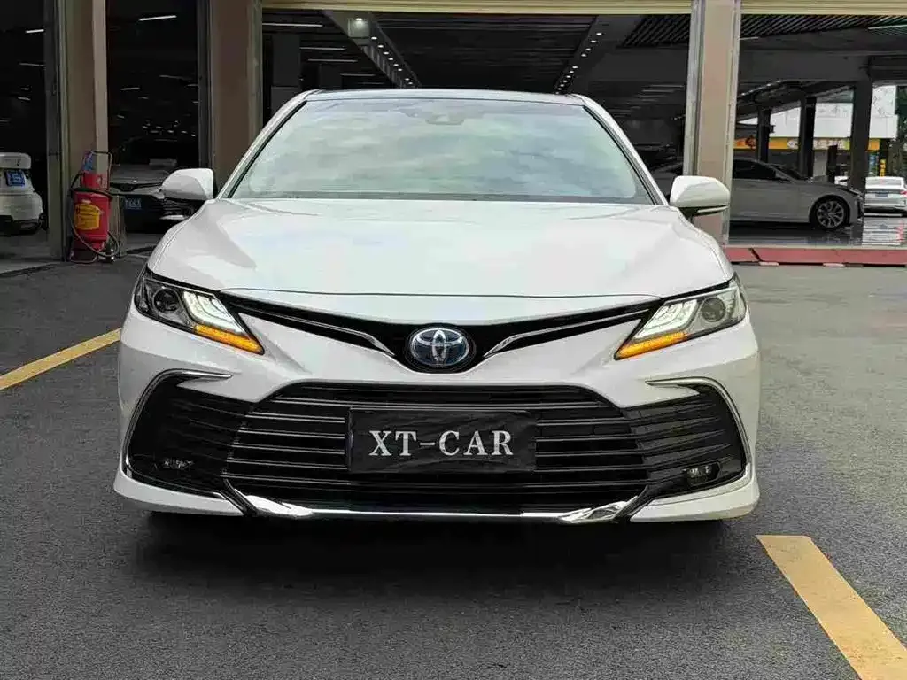 Toyota Camry — фото 8