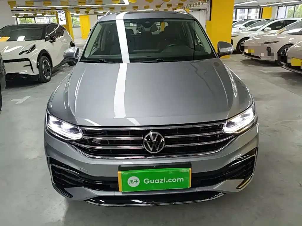 Volkswagen Tiguan L — фото 9