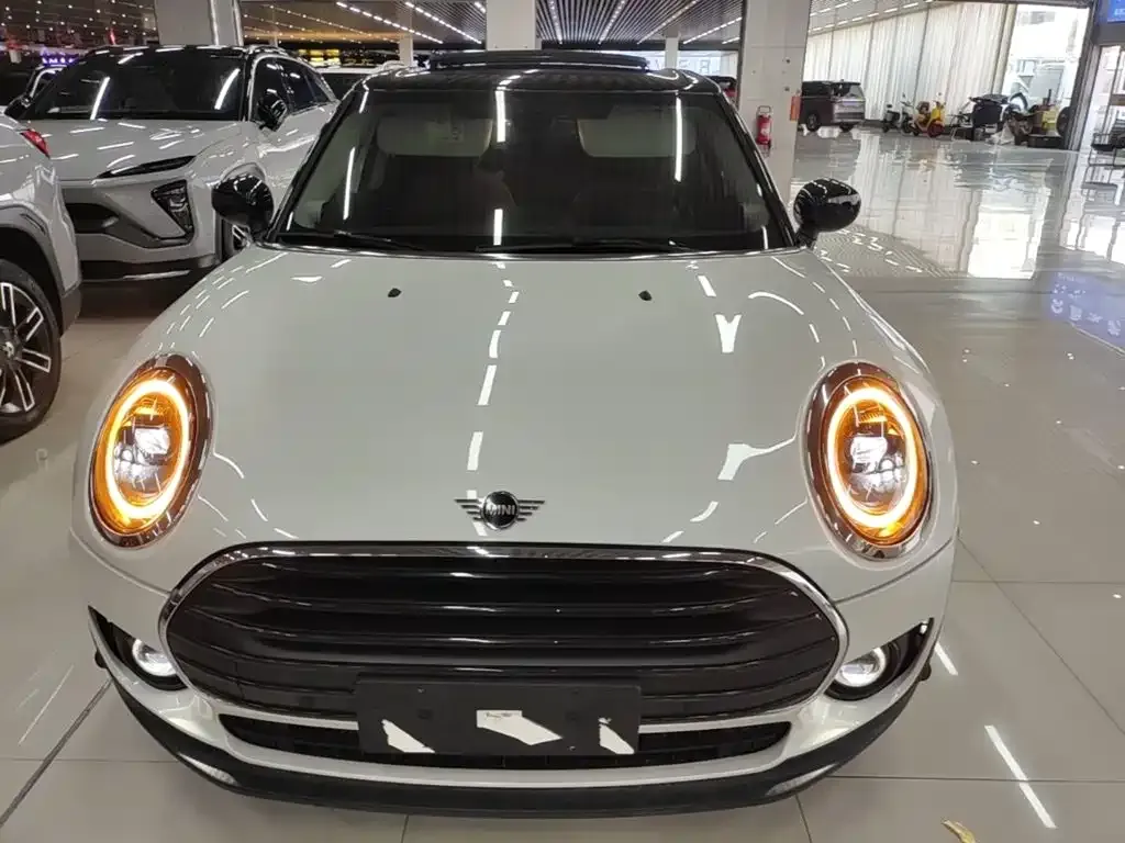MINI Clubman — фото 3