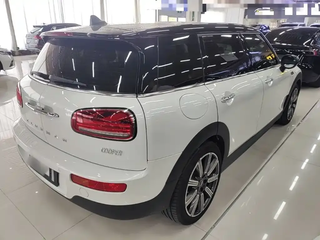 MINI Clubman — фото 2