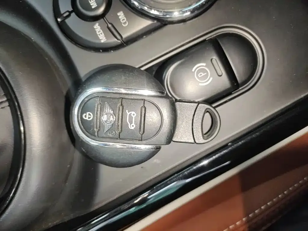 MINI Clubman — фото 10