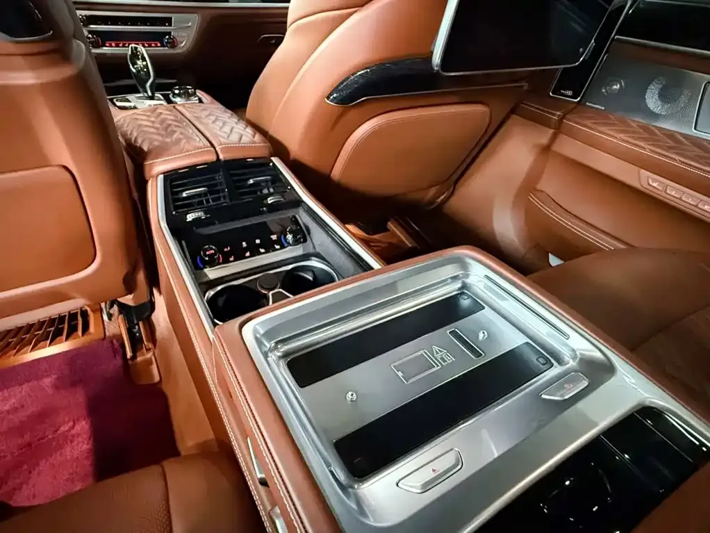 BMW 7 Series — фото 2