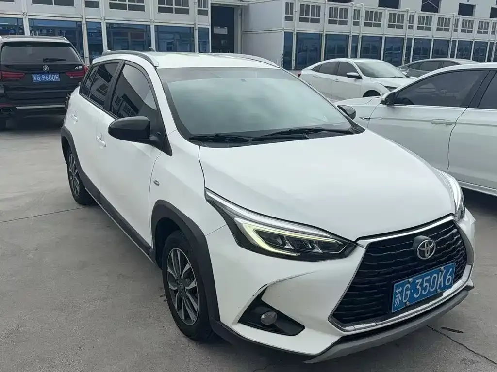 Toyota Yaris L — фото 8
