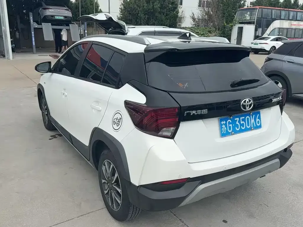 Toyota Yaris L — фото 6