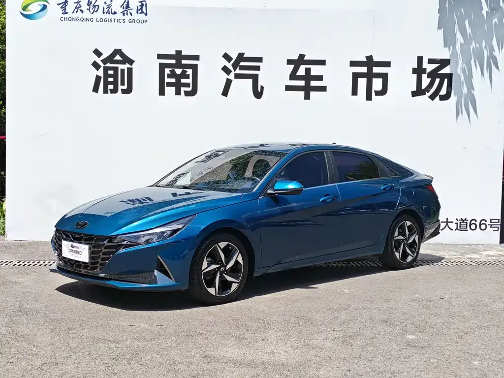 Hyundai Elantra — фото 1