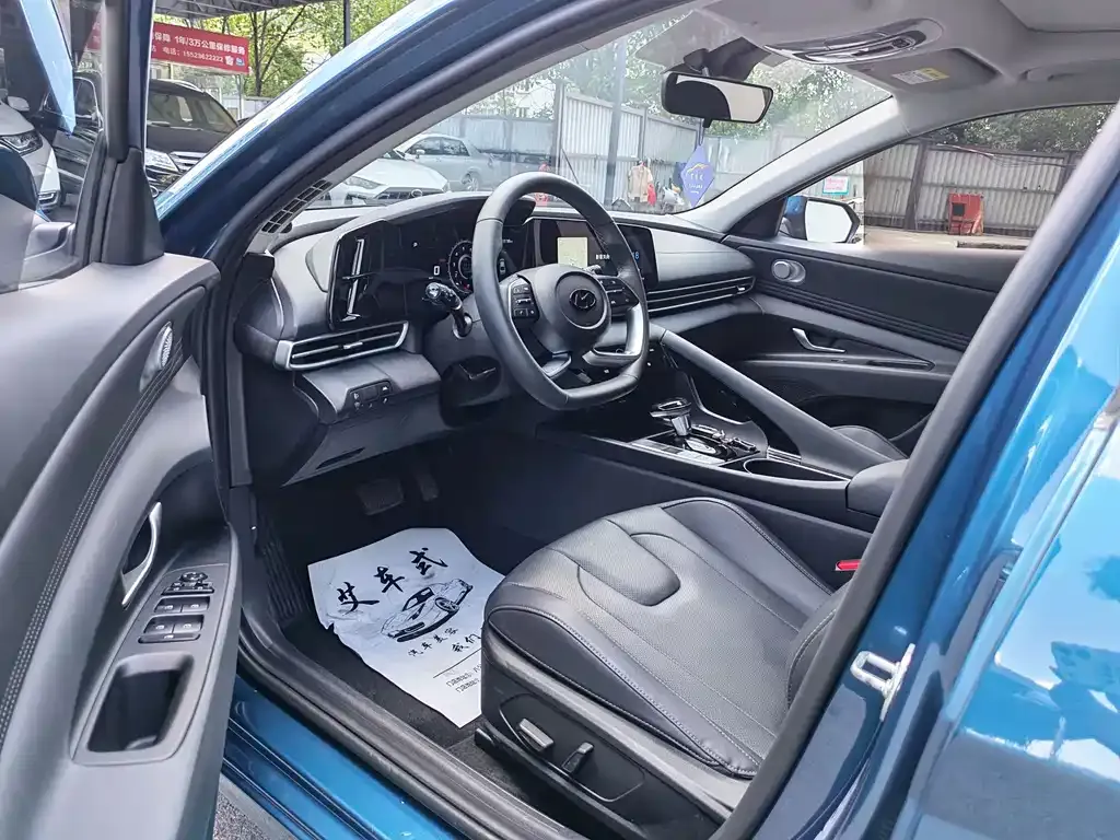 Hyundai Elantra — фото 10