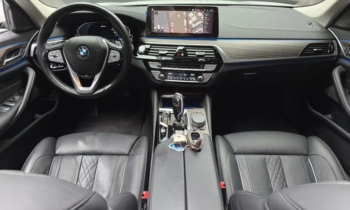 BMW 5-Series — фото 10