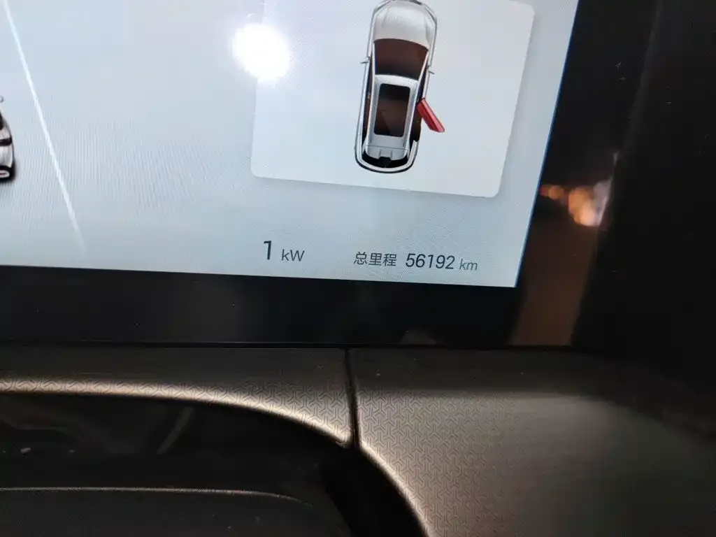 BYD L DM-i — фото 3