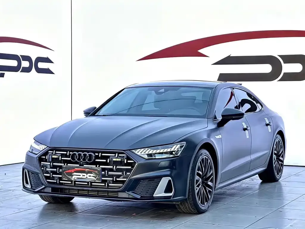 Audi A7L — фото 1