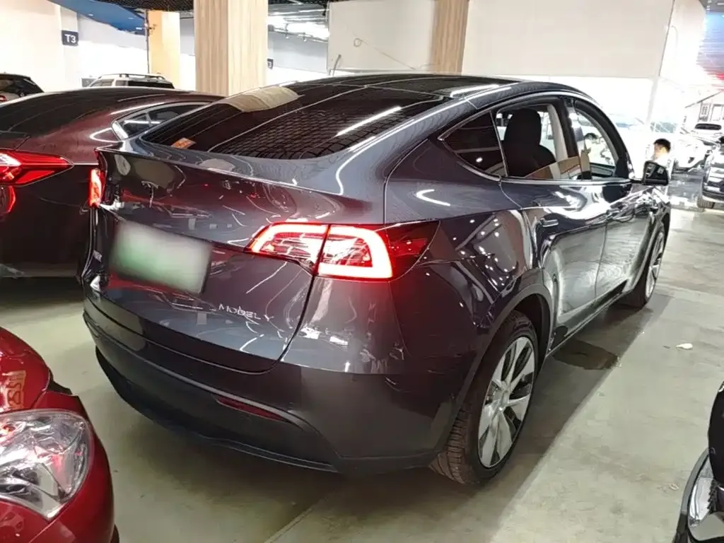 Tesla Model Y — фото 4