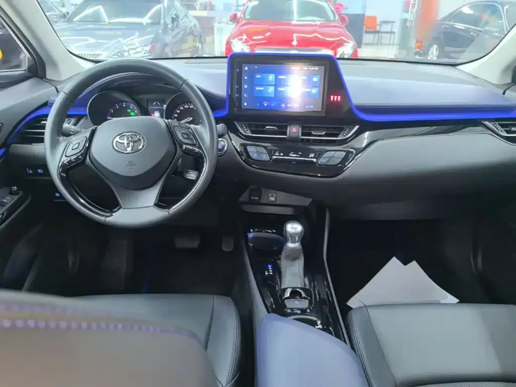 Toyota C-HR — фото 5