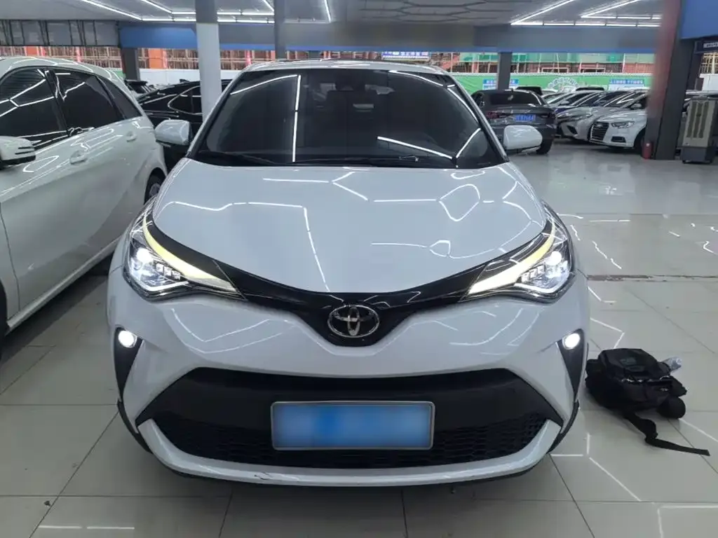 Toyota C-HR — фото 9