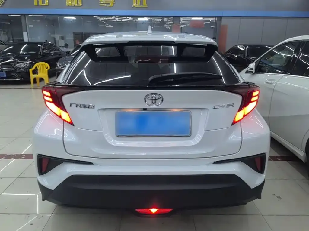 Toyota C-HR — фото 4