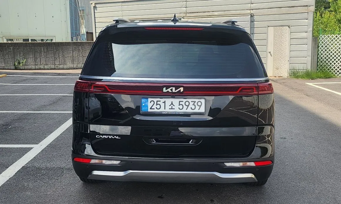 Kia Carnival — фото 10