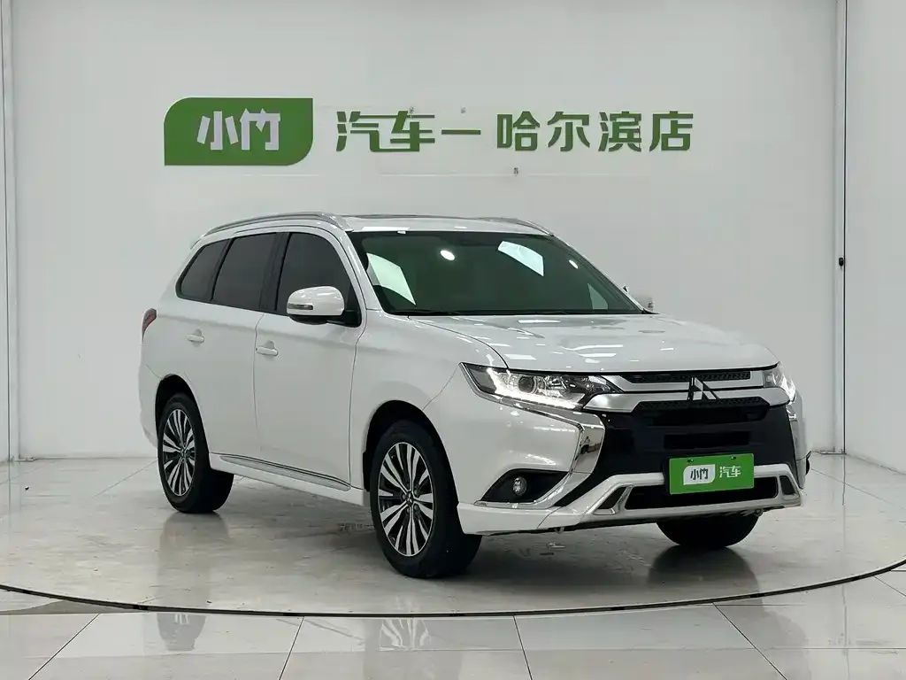 Mitsubishi Outlander — фото 6