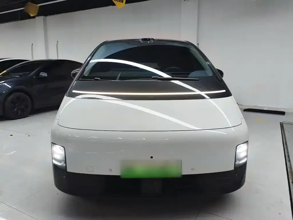 Li Auto MEGA — фото 9